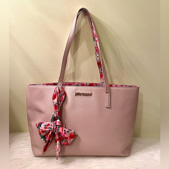 Betsy Johnson Large Strawberry Pink Tote - Picture 1 of 16